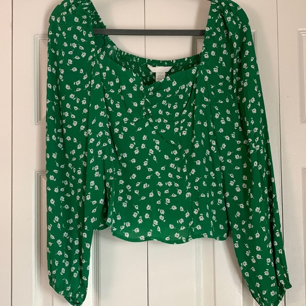 H&M green floral long sleeve top, size medium.
